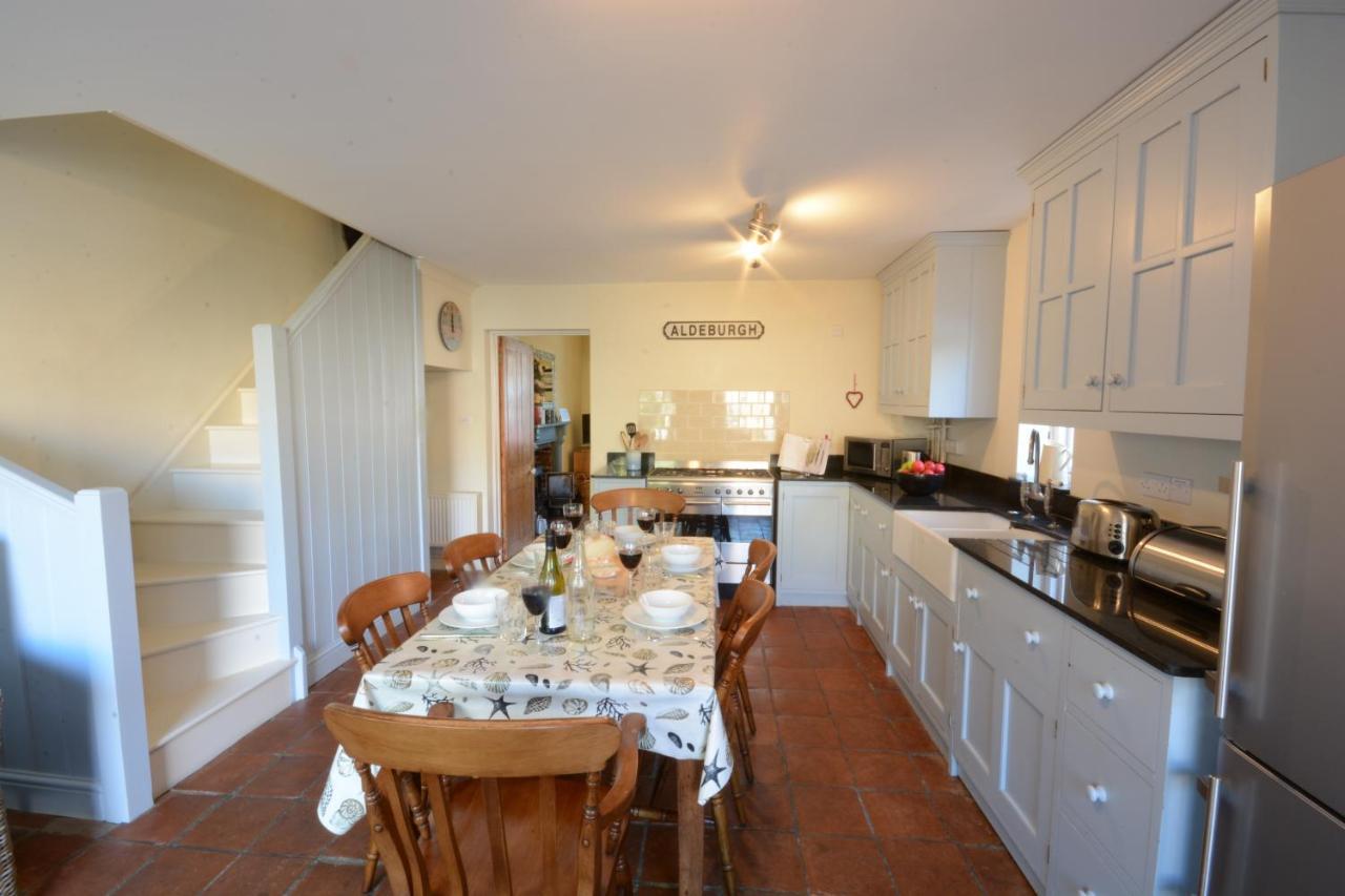 Pebble Beach Cottage, Aldeburgh Exterior foto